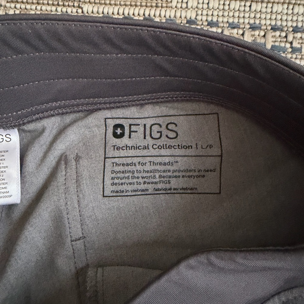 Figs Graphite Zamora Jogger Scrub Pants - Picture 2 of 4